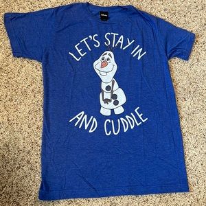 BNWOT super soft adult small “Let’s Stay In and Cuddle” Disney Frozen t-shirt!